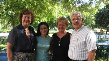 Laura Phillipo, her advisor and family