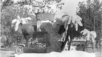 1958 Food Technology Picnic Day Float #2